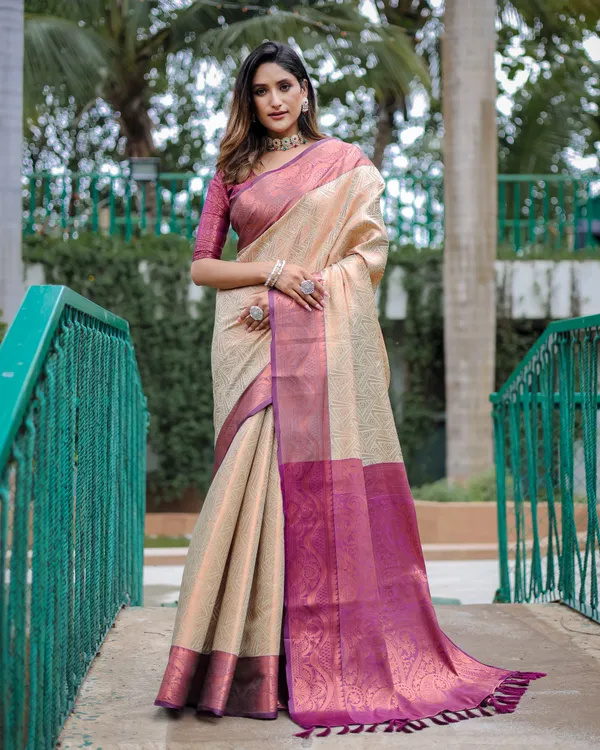 Pista_Green_Kanjivaram_Silk_Saree_With_Copper_Zari_Work_With_Blouse_Piece_Attached